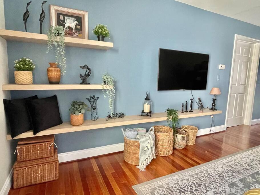 Brand New, Cozy, Modern, One-Bedroom Apartment Фолс-Черч Екстер'єр фото